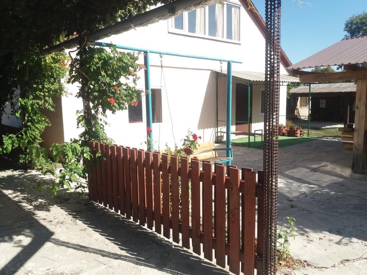 Садиба Зеленого Туризму «Золота Рибка» Medvedevka Exterior foto